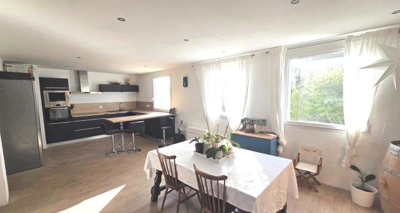 Maison traditionnelle - 94 m² - 5 pièces