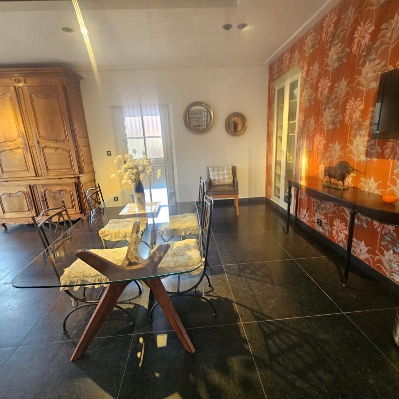 Maison - 206 m² - 5 pièces