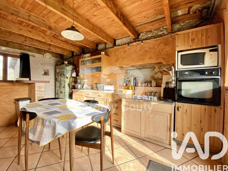 Maison - 243 m² - 7 pièces