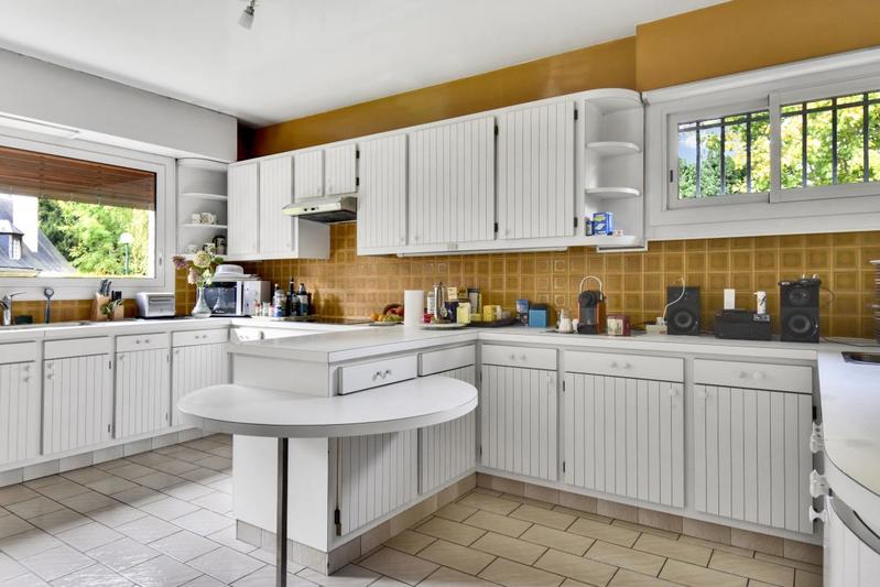 Pavillon - 235 m² - 9 pièces