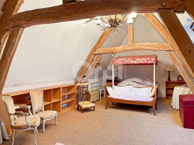 Propriété - 236 m² - 6 pièces