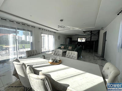 Maison - 144 m² - 5 pièces