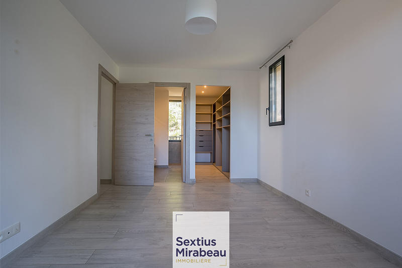 Demeure - 175 m² - 6 pièces