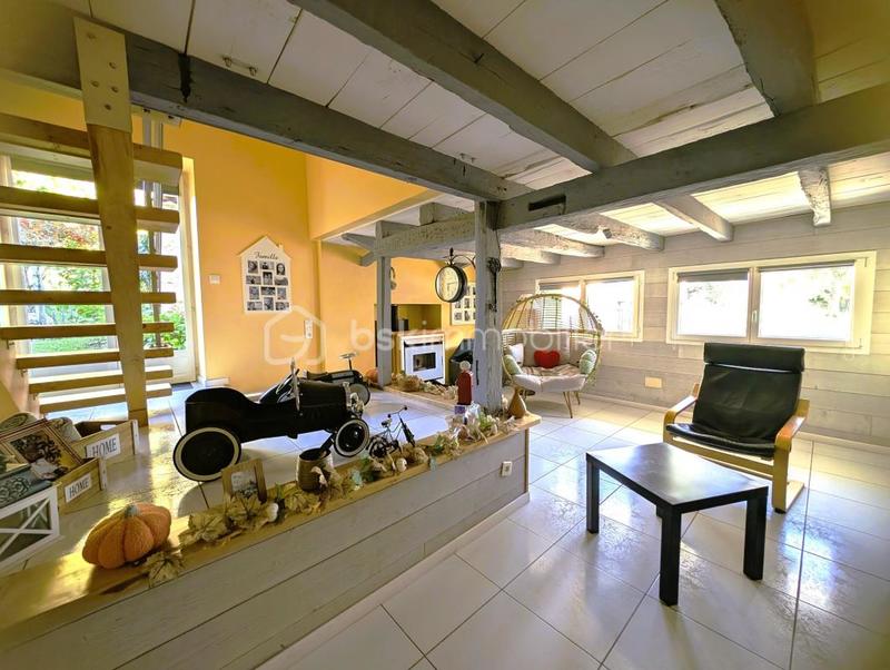 Demeure - 299 m² - 10 pièces