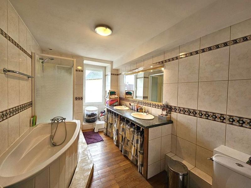 Maison en pierre - 160 m² - 8 pièces