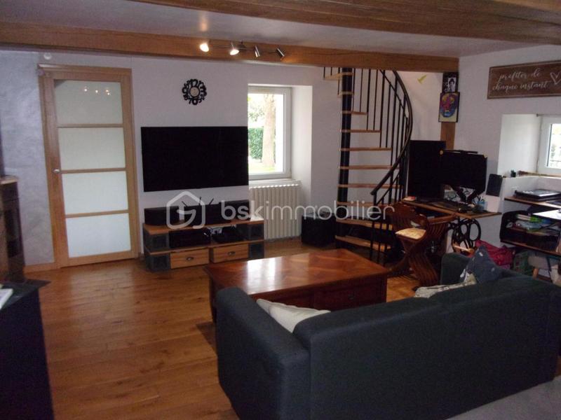 Maison traditionnelle - 148 m² - 6 pièces