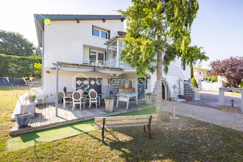 Maison traditionnelle - 150 m² - 7 pièces