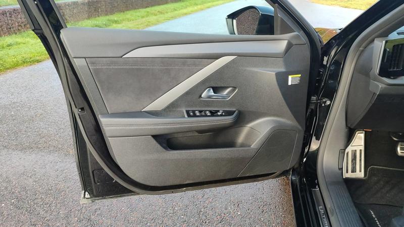 Opel Astra 1.2 Turbo 130 Bva8 Ultimate - Garantie constructeur