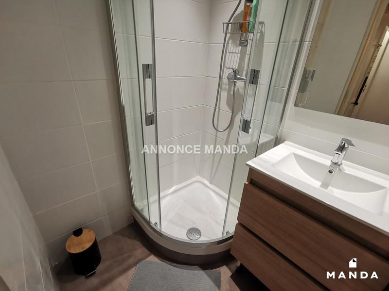 Chambre - 11 m² - 5 pièces