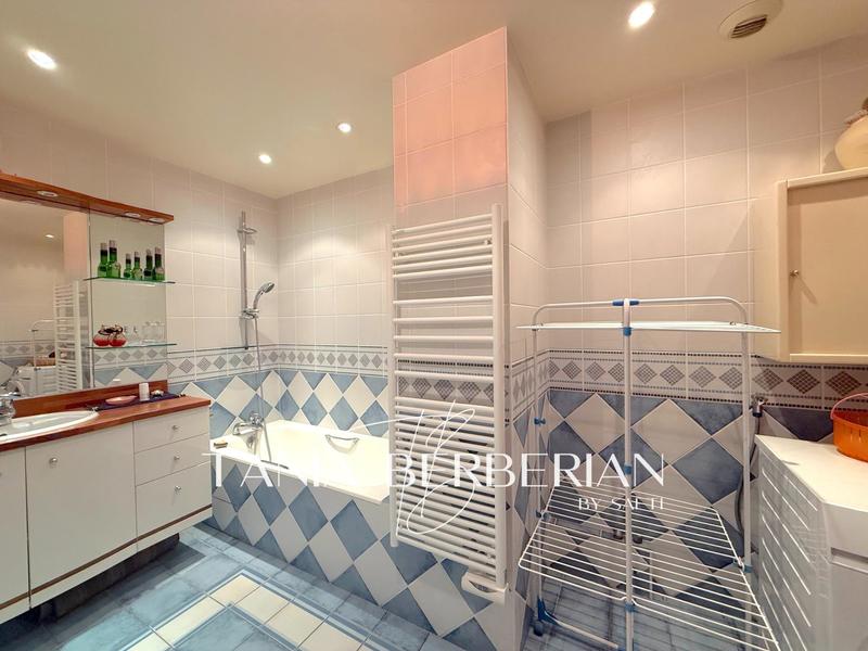 Appartement - 97 m² - 4 pièces