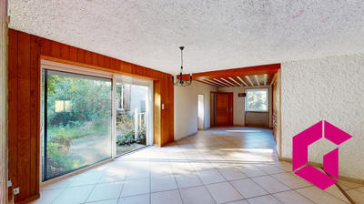 Maison traditionnelle - 205 m² - 6 pièces