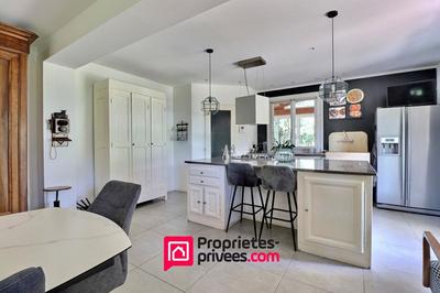 Villa - 210 m² - 9 pièces