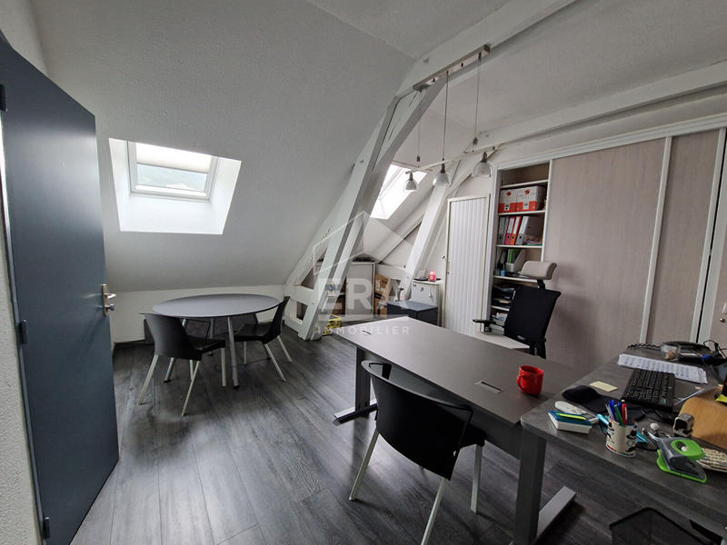 Local d'activité / Entrepôt - 425 m² - 17 pièces