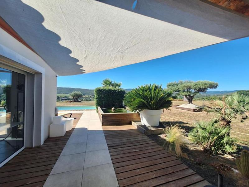 Maison - 200 m² - 5 pièces