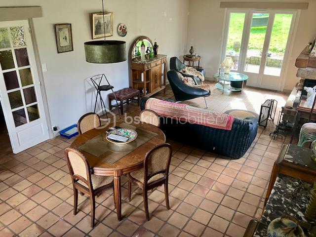 Maison - 169 m² - 8 pièces