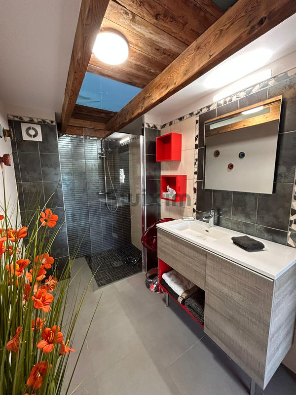 Maison - 140 m² - 5 pièces