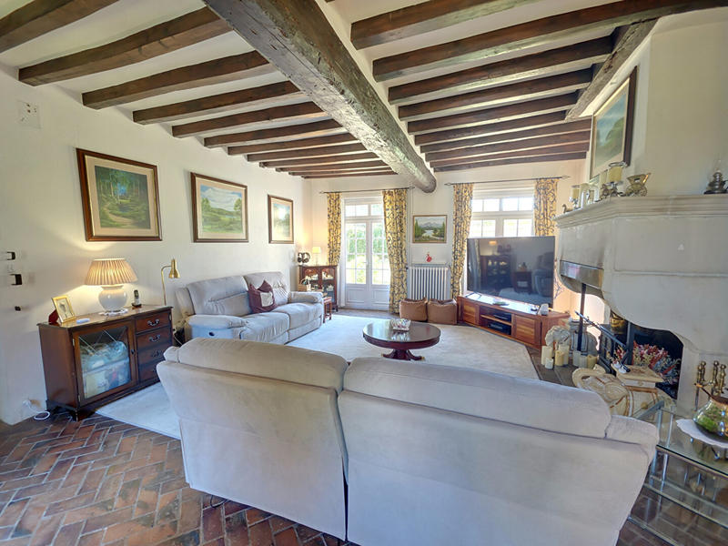 Maison - 261 m² - 11 pièces