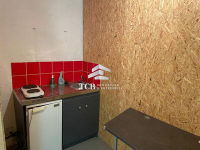 Local d'activités - 261 m²