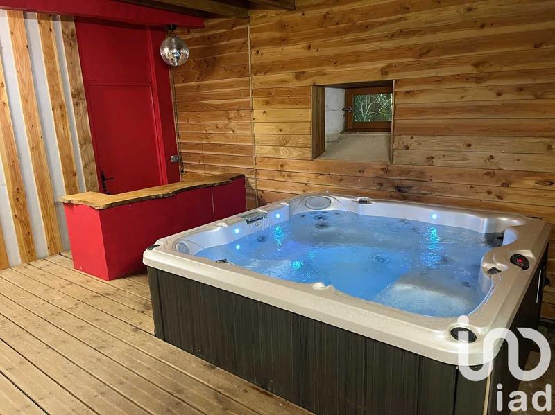 Maison - 630 m² - 20 pièces