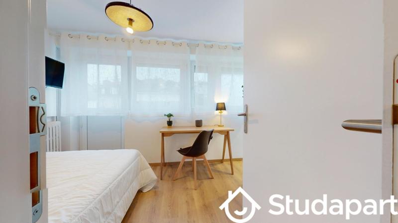 Chambre - 11 m² - 1 pièce