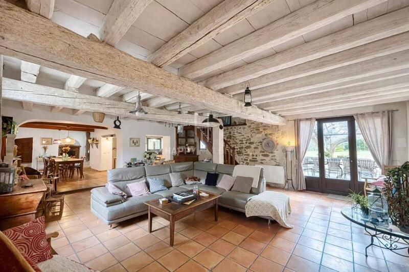 Mas - 450 m² - 5 pièces