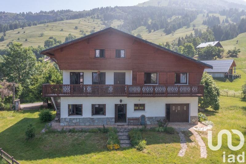 Maison - 227 m² - 8 pièces