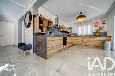 Maison - 140 m² - 5 pièces