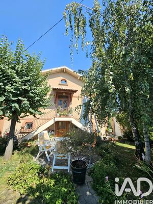 Maison - 220 m² - 8 pièces