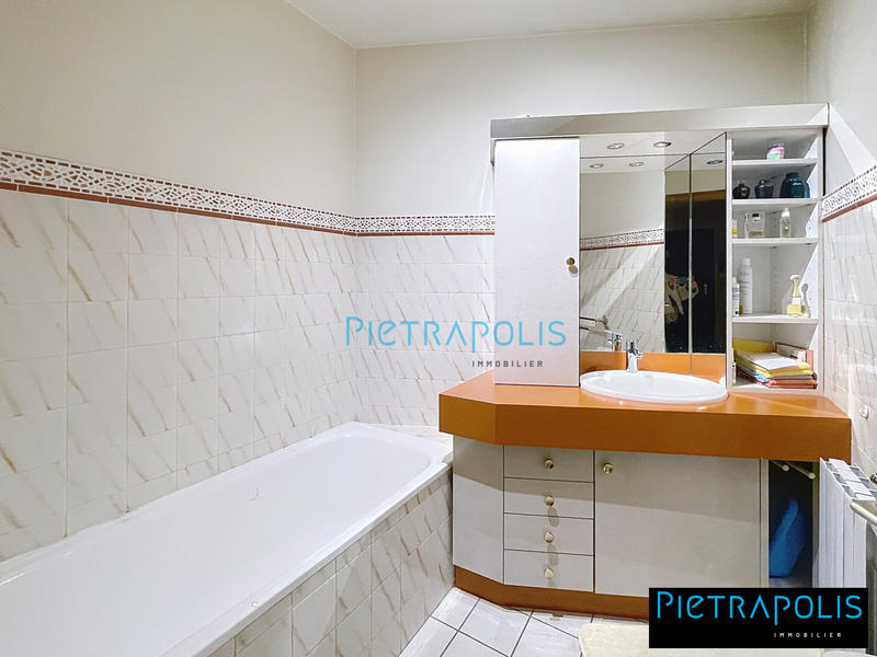 Appartement - 86 m² - 4 pièces