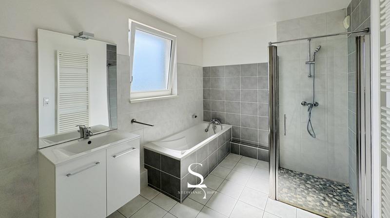 Appartement - 87 m² - 4 pièces