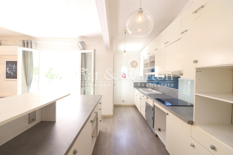 Appartement - 99 m² - 4 pièces