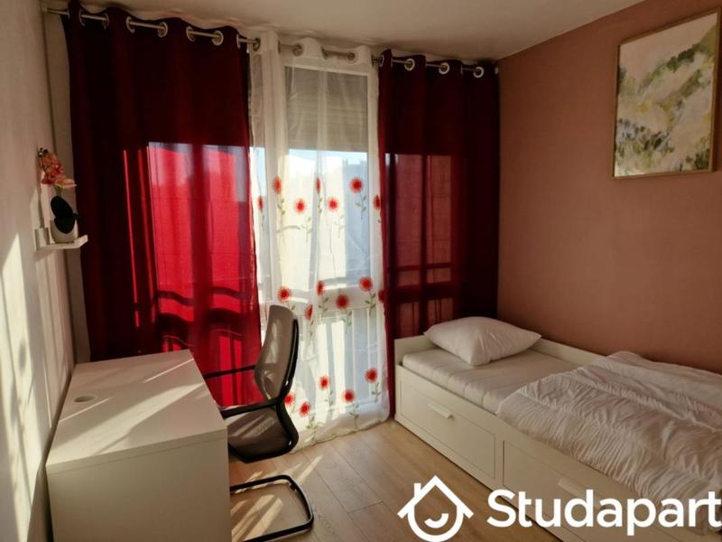 Chambre - 9 m² - 1 pièce