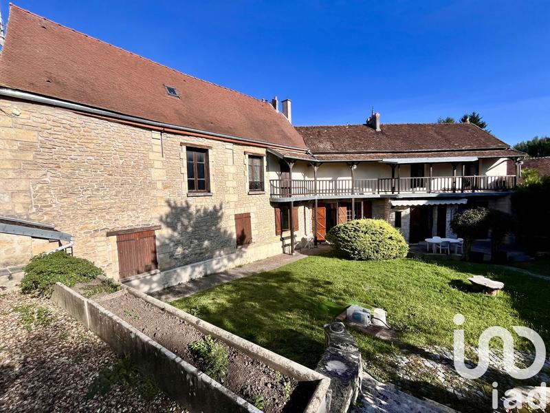 Maison - 268 m² - 6 pièces