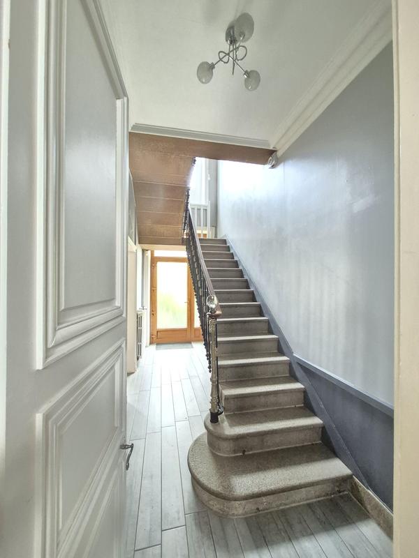 Maison ancienne - 231 m² - 8 pièces