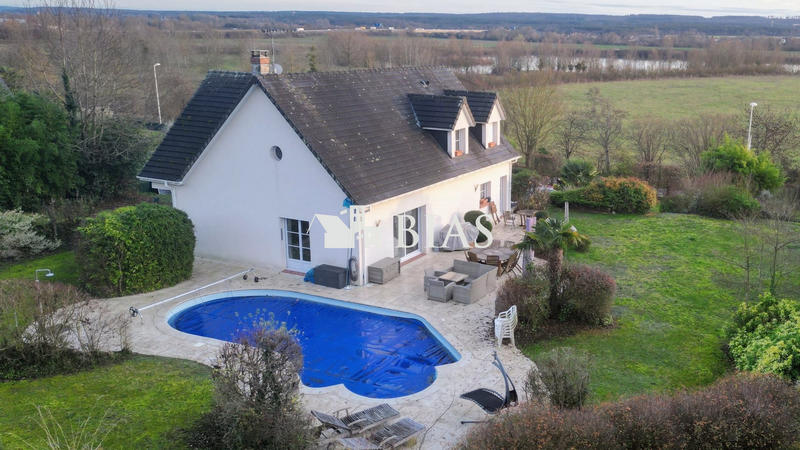 Maison - 138 m² - 6 pièces