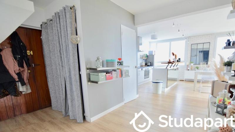 Chambre - 12 m² - 1 pièce