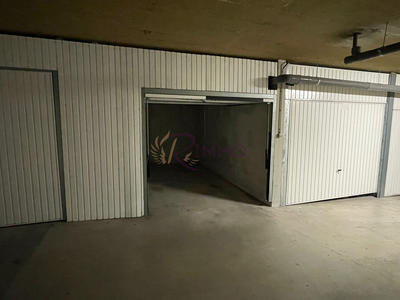 Parking / Garage - 12 m²