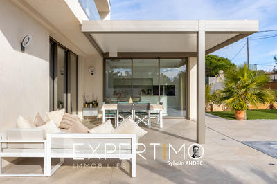 Maison - 230 m² - 9 pièces