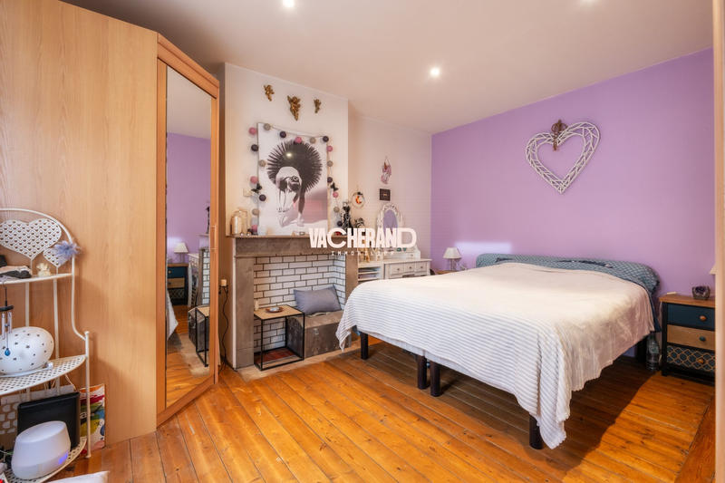 Maison - 210 m² - 7 pièces