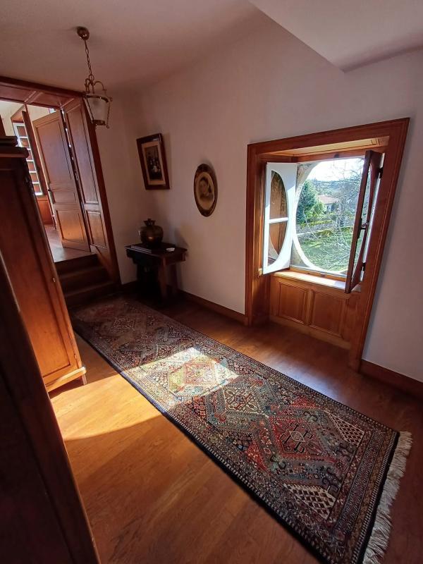 Maison - 211 m² - 8 pièces