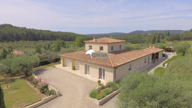 Maison - 220 m² - 9 pièces