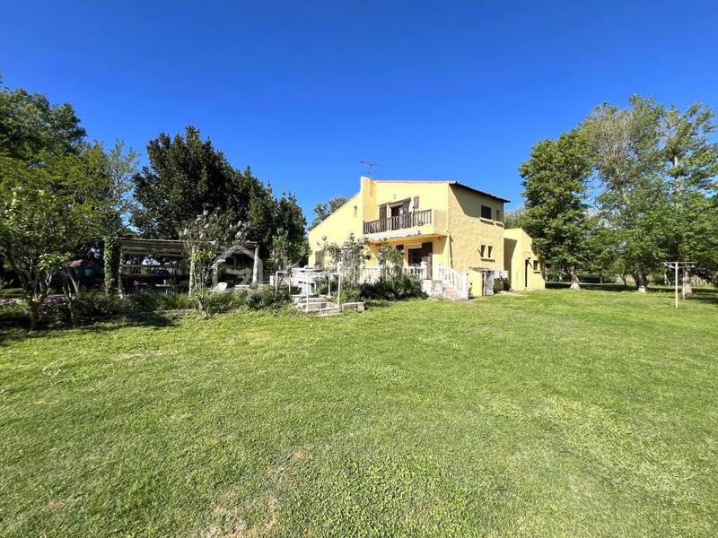 Propriété - 145 m² - 6 pièces