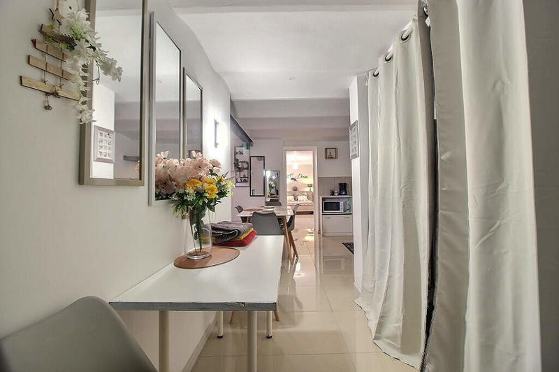 Maison - 210 m² - 9 pièces