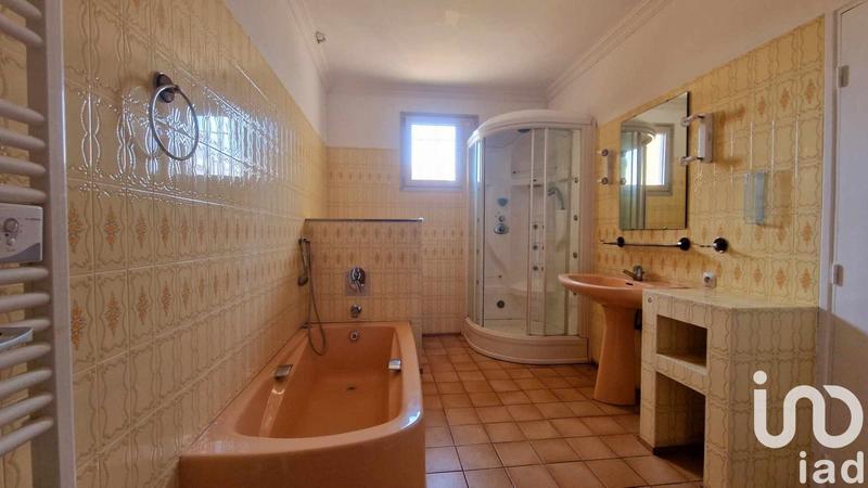 Maison - 241 m² - 10 pièces