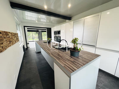 Propriété - 162 m² - 10 pièces