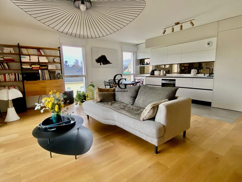 Appartement - 98 m² - 4 pièces