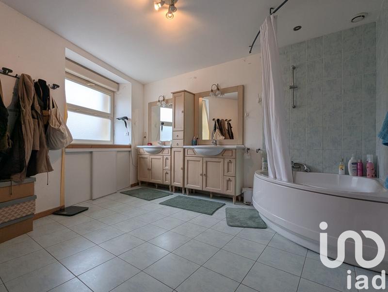 Maison - 194 m² - 8 pièces