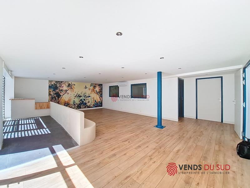 Local d'activités - 319 m²