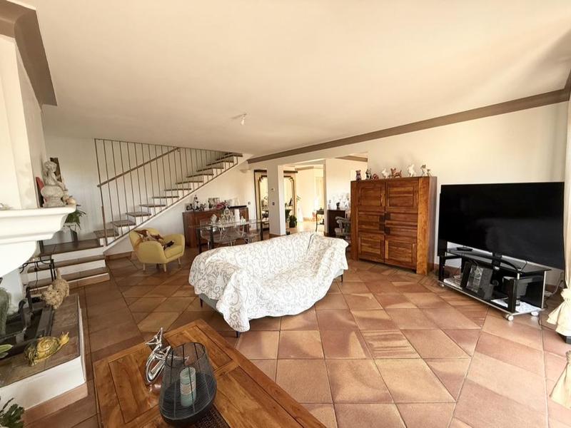 Maison - 175 m² - 8 pièces
