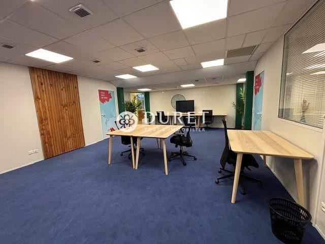 Bureau - 656 m²